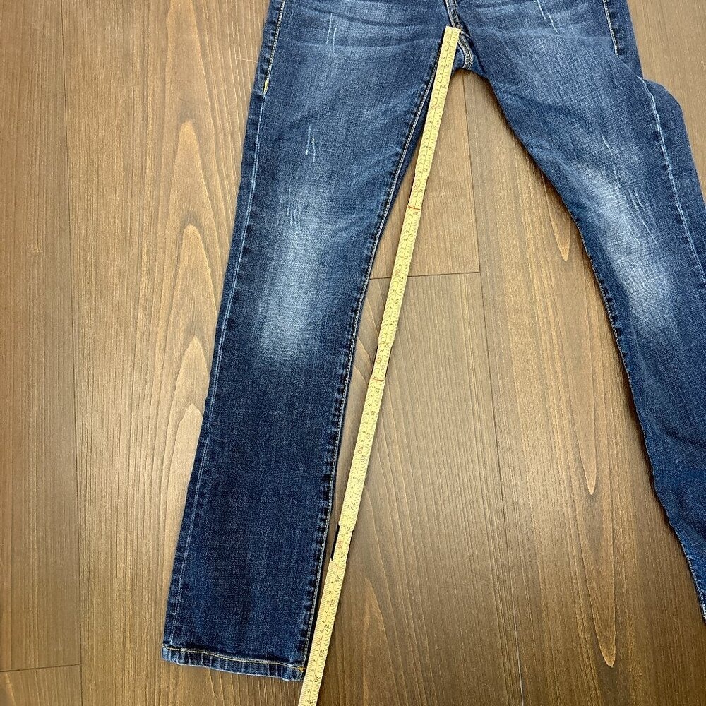 Cabi High Straight Jeans Women's Size 0‎ Medium Wash Distressed Stretch Denim - Picture 15 of 16